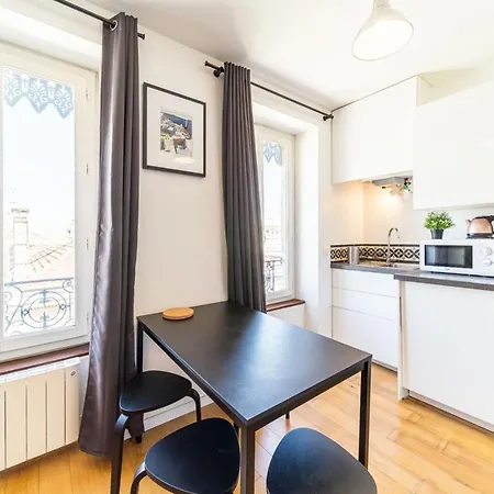 Le Petit Chaponnay - Charming Apartment For 2 Near Saxe Gambetta Lyon Exterior photo