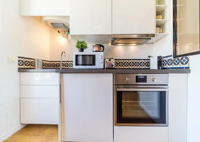 Le Petit Chaponnay - Charming Apartment For 2 Near Saxe Gambetta