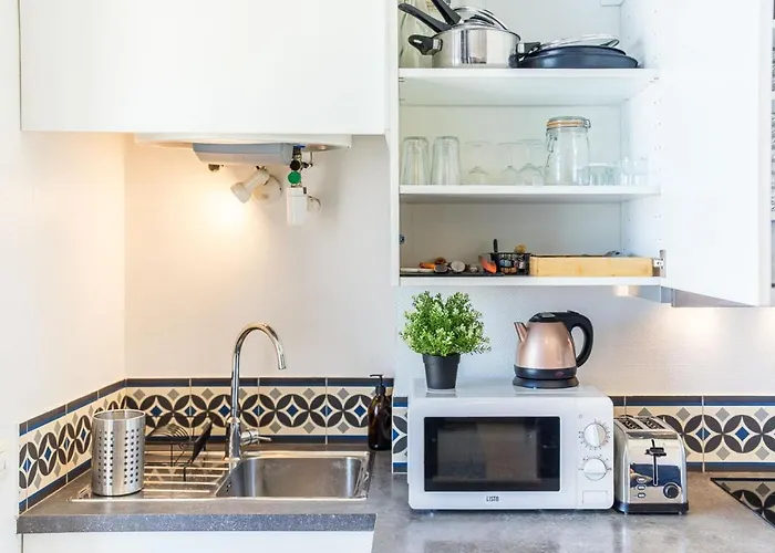 Le Petit Chaponnay - Charming Apartment For 2 Near Saxe Gambetta